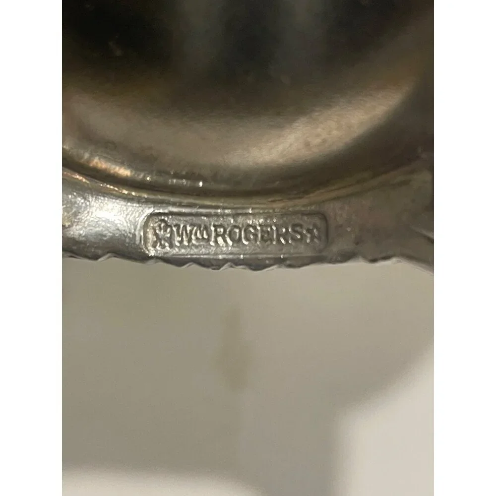 W.M. Rogers Silver Plated Water Pitcher With Guard Preowned in‎ good condition